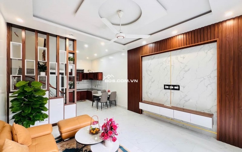 HUỲNH THÚC KHÁNG - PHÁO ĐÀI LÁNG: Nhà ~40m2, ngõ thông, Sáng đẹp - ở ngay, giá tốt!